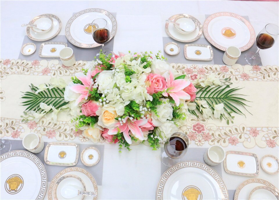 How to make a floral table decoration?