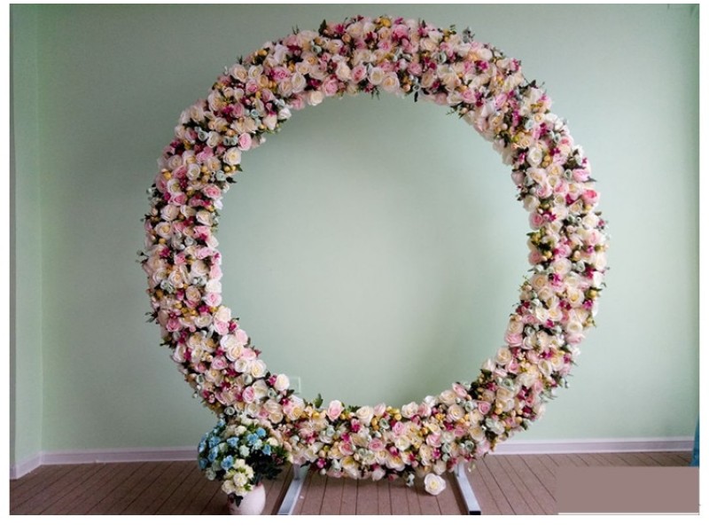 how to make a hanging flower wall?