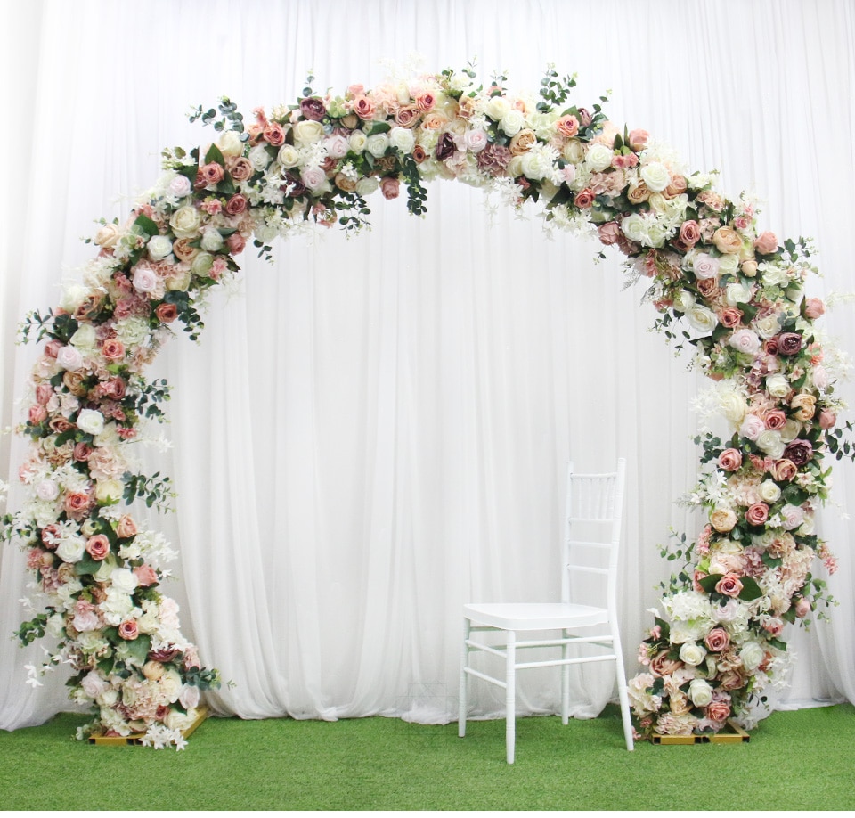what is the significance of a wedding arch?