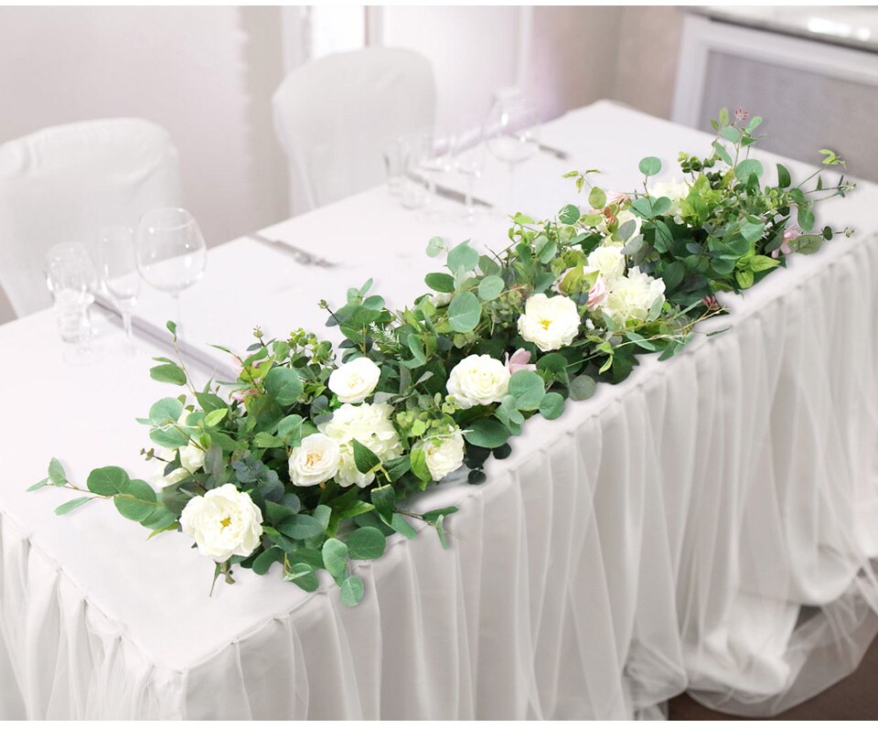 table runner with leaf border9