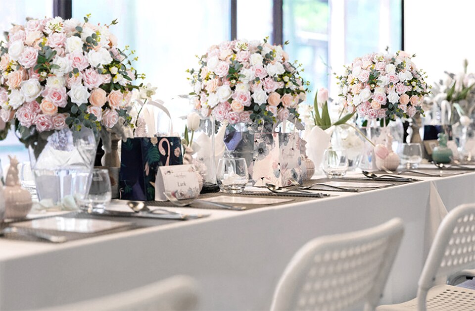 How do you decorate a table without flowers?