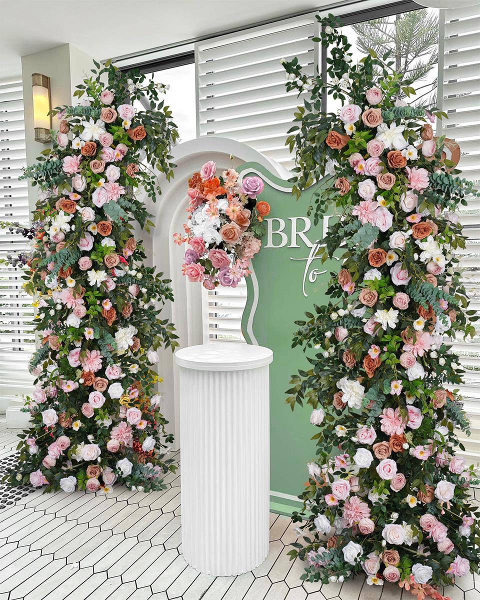 Choosing the right fabric for your wedding arch