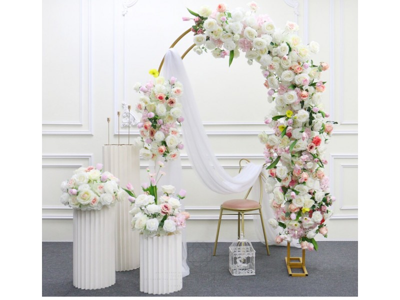 What does white mean in floral design?
