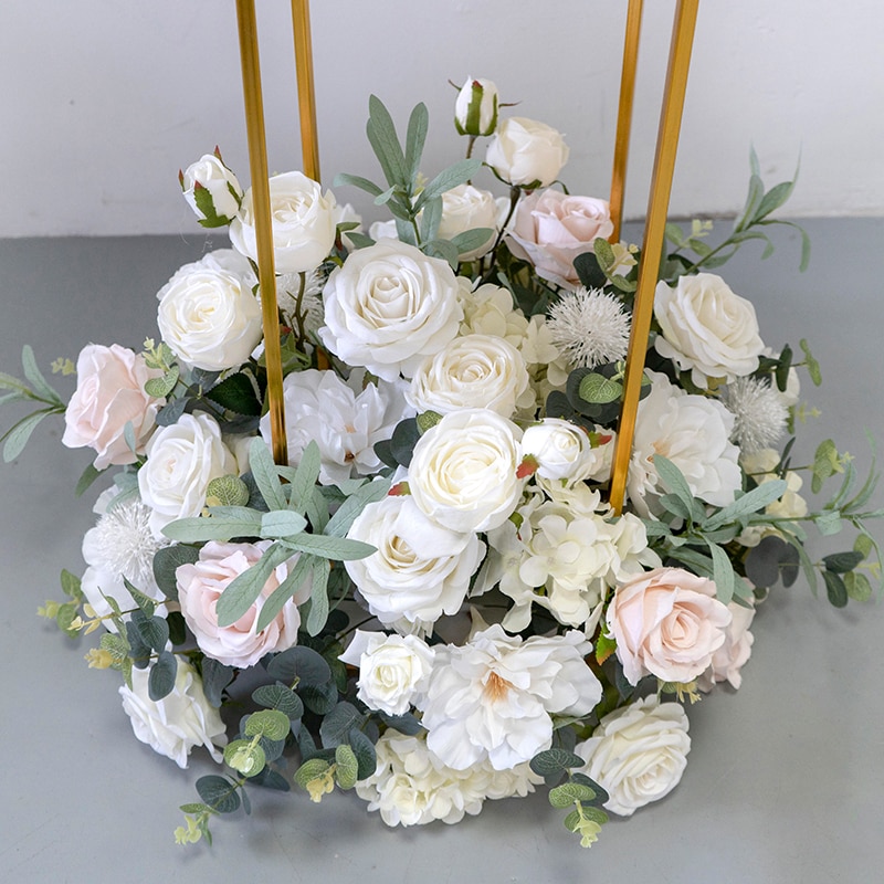 Techniques for arranging small flowers in a visually pleasing way