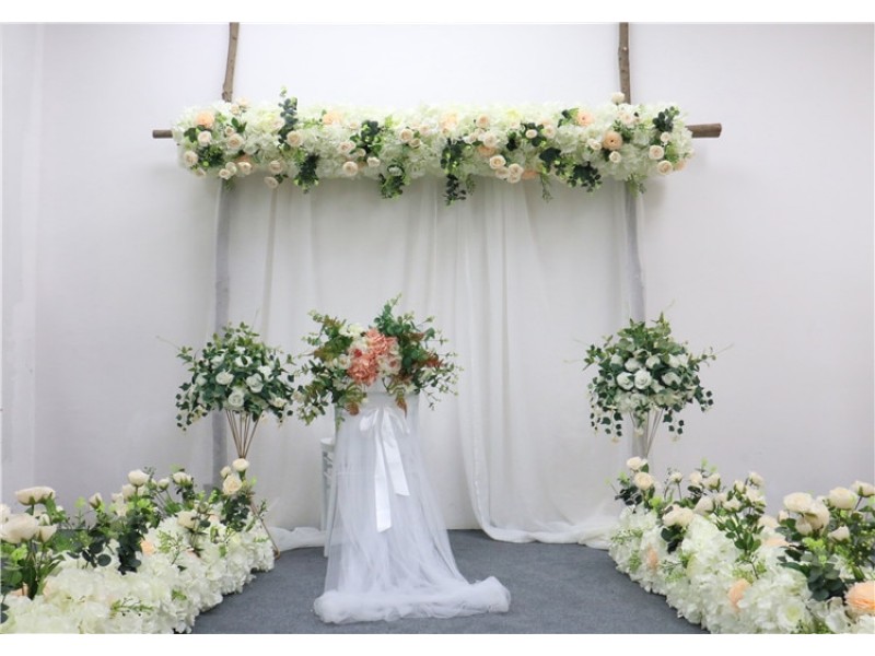 how to make flower arrangements for church pews?