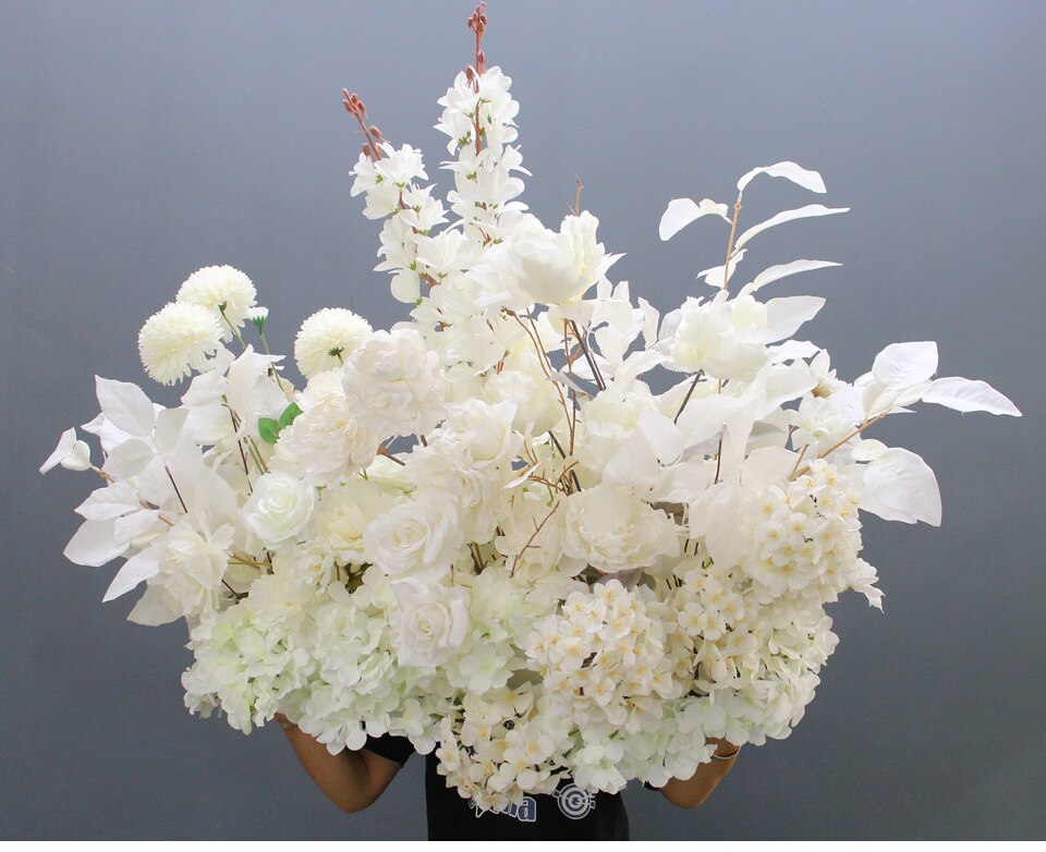 beige flower arrangements10