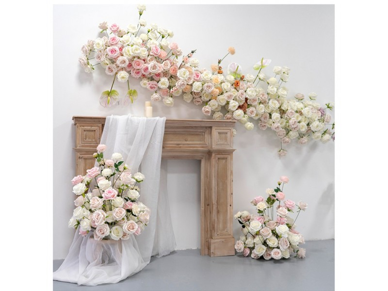 how to decorate wedding columns with chiffon?