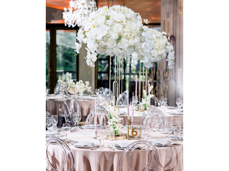 what is a table runner for a wedding?